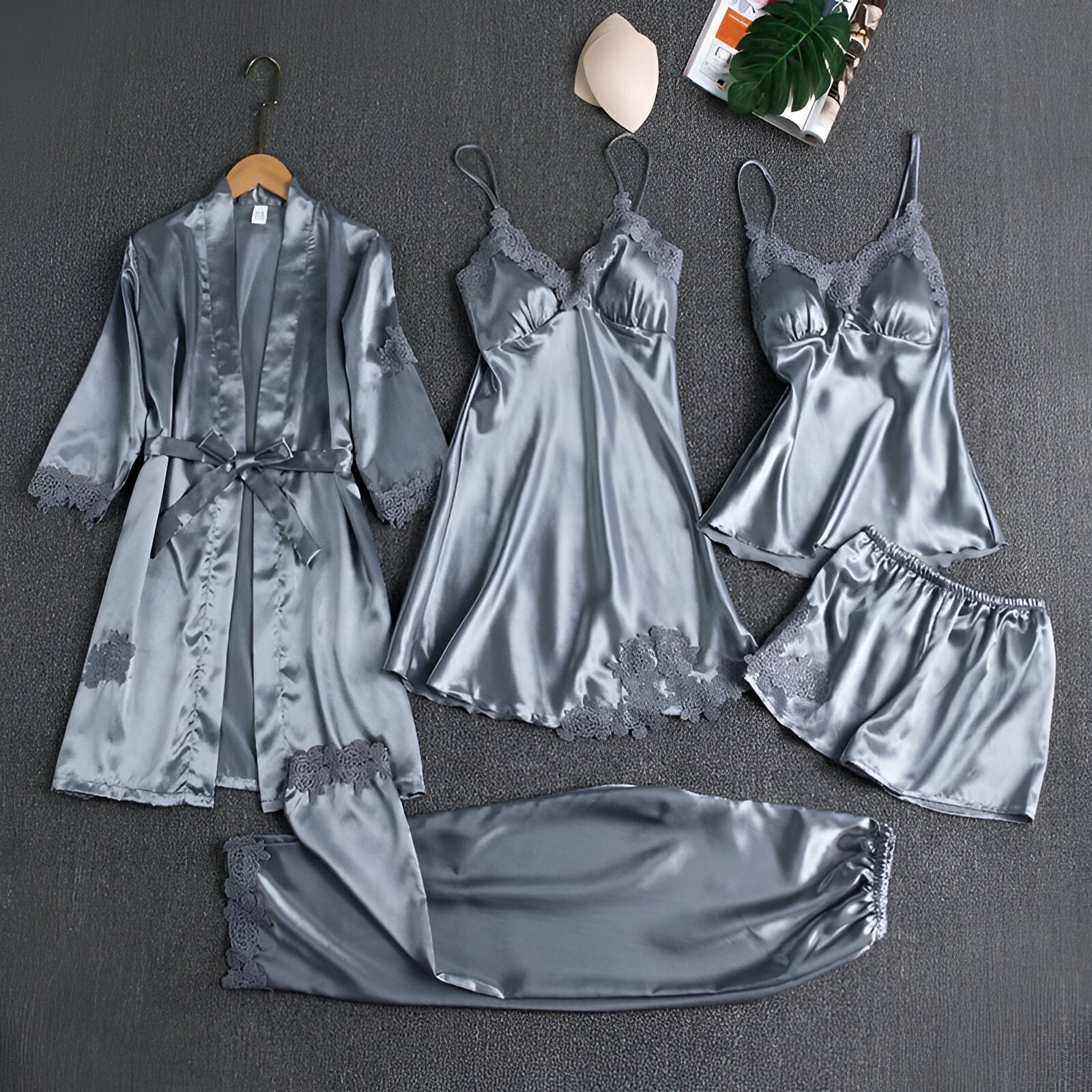 Gray (Almost sold out) / 4XL