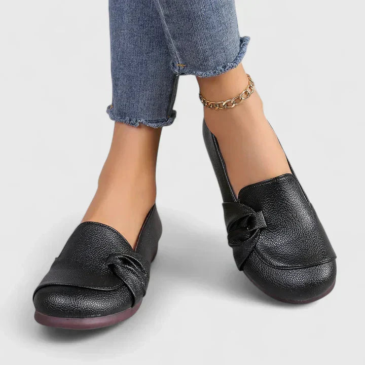 Black / 11